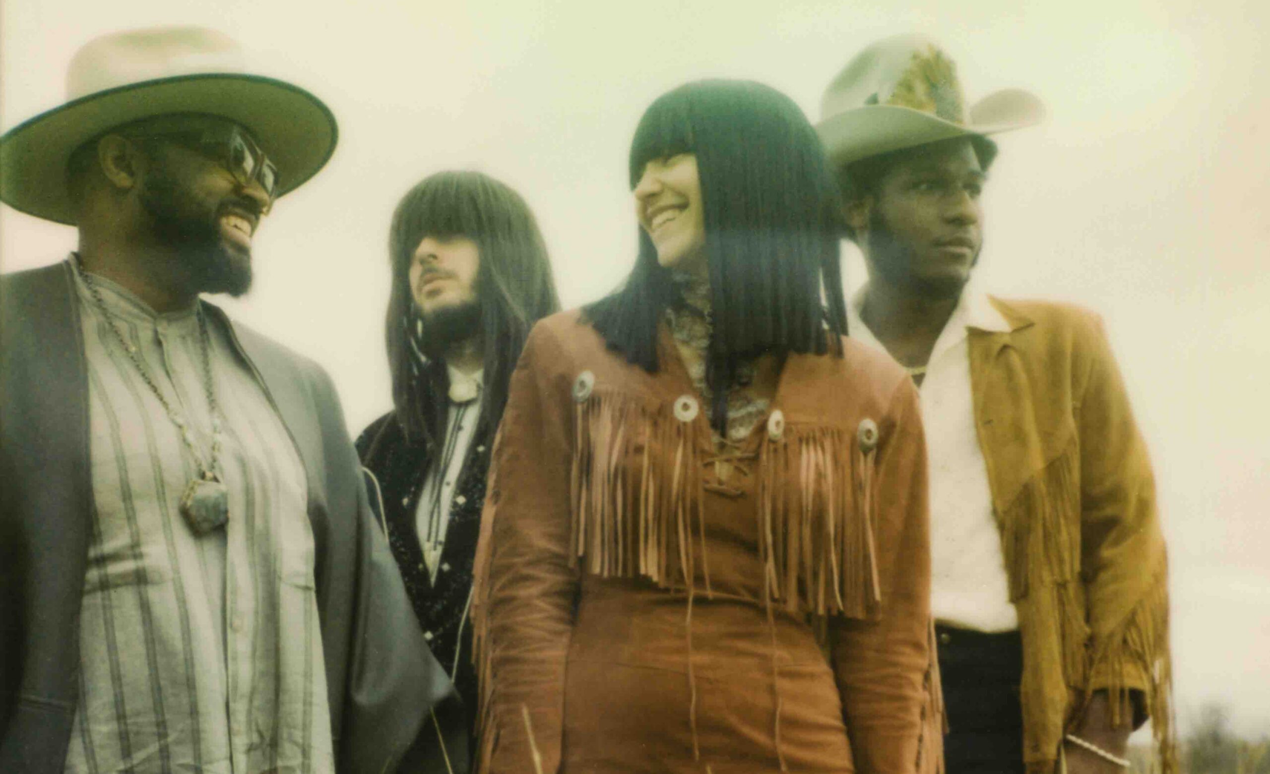 Texas Monthly: Khruangbin And Leon Bridges Interview - SMNTCS